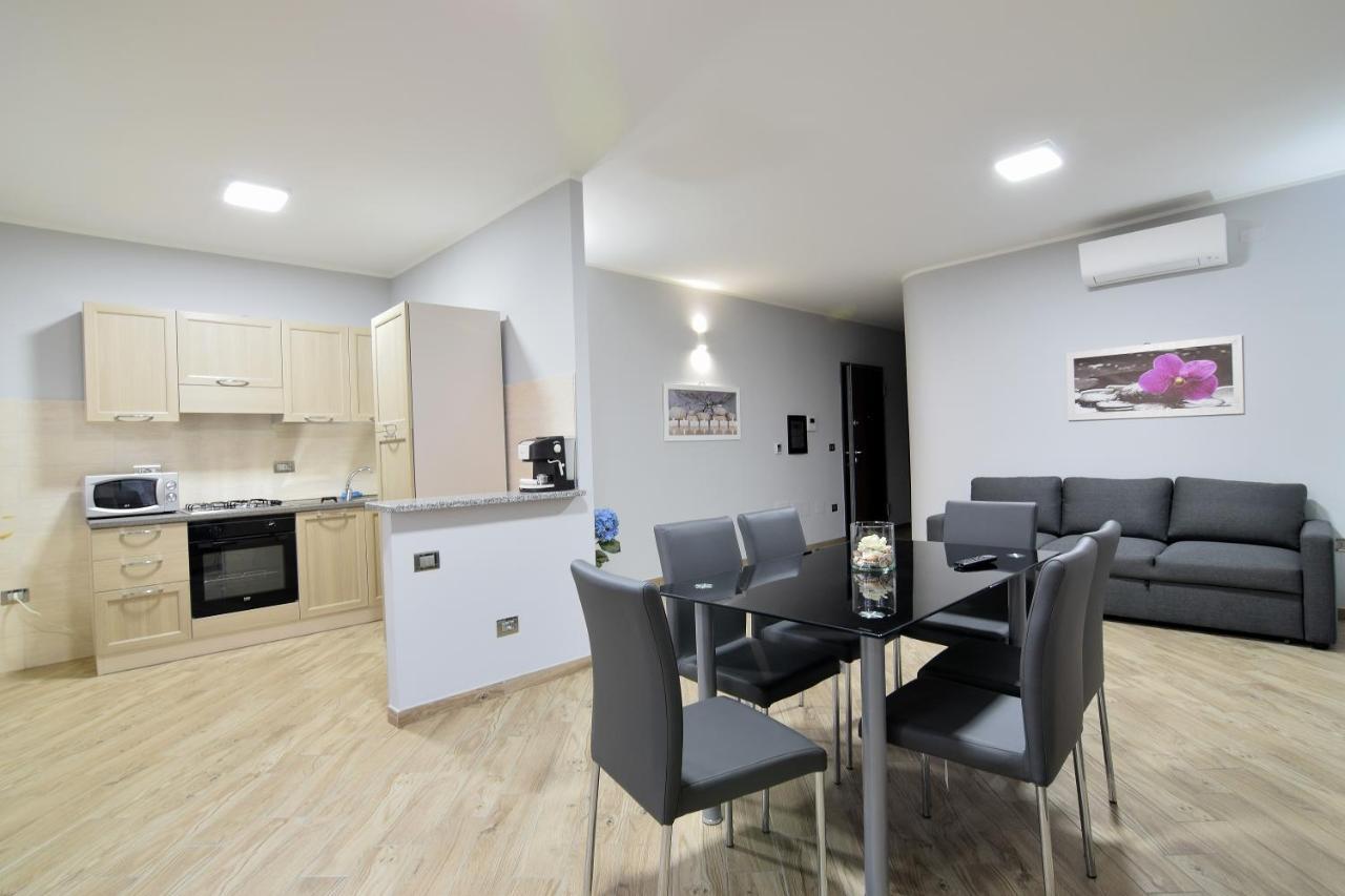 Luxury Garibaldi Apartment Алгеро Екстериор снимка