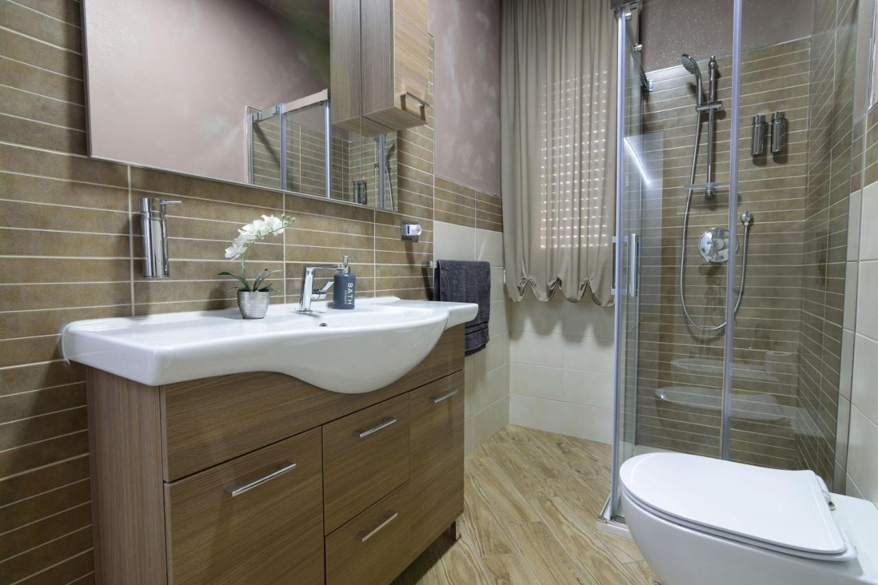 Luxury Garibaldi Apartment Алгеро Екстериор снимка