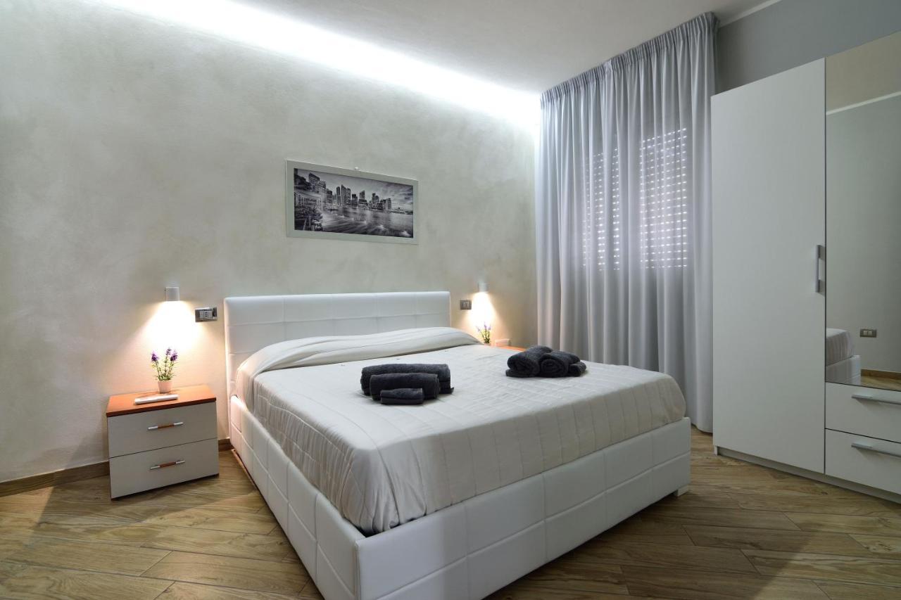 Luxury Garibaldi Apartment Алгеро Екстериор снимка
